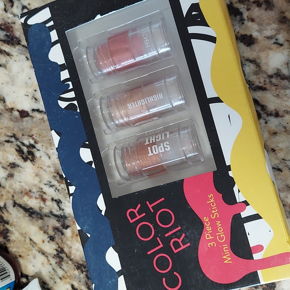 🍬🍭Color Riot 3 peice glow stick set